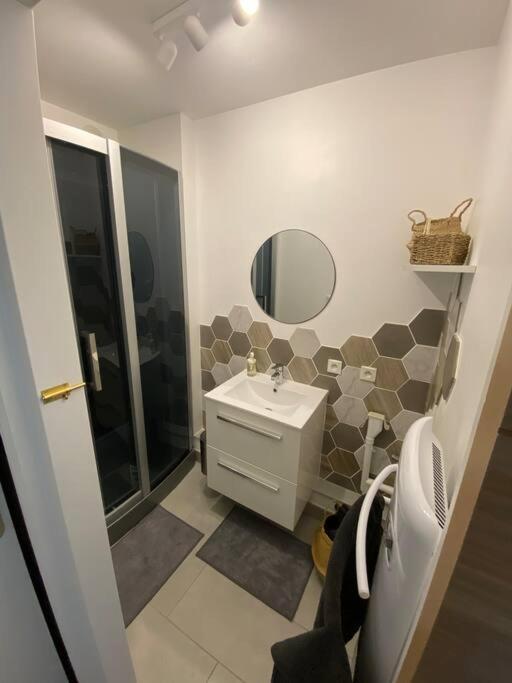 A 50 M De La Plage, Appartement De 35 M2 : Les Pieds Sales Bréhal Exterior foto